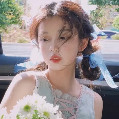 帐棚顶上的马戏团艺人